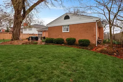 Exterior - 8644 Baring Ave, Munster, IN 46321 photo 8 of 8