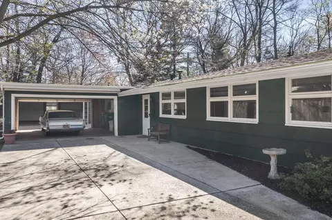 Exterior - 8631 Beech Ave, Munster, IN 46321 photo 6 of 11