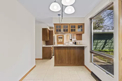 Kitchen - 8631 Beech Ave, Munster, IN 46321 photo 2 of 8