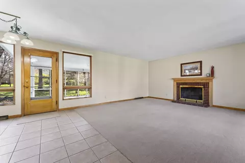 Living - 8631 Beech Ave, Munster, IN 46321 photo 3 of 6