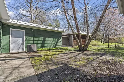 Exterior - 8631 Beech Ave, Munster, IN 46321 photo 9 of 11