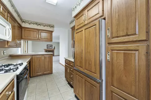 Kitchen - 8631 Beech Ave, Munster, IN 46321 photo 8 of 8