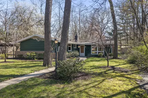 Exterior - 8631 Beech Ave, Munster, IN 46321 photo 3 of 11