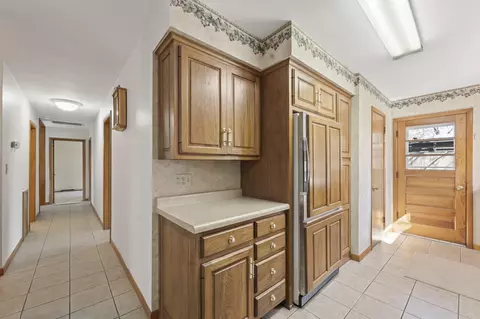 Kitchen - 8631 Beech Ave, Munster, IN 46321 photo 6 of 8