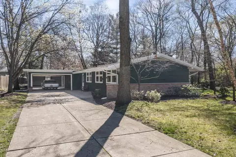 Exterior - 8631 Beech Ave, Munster, IN 46321 photo 5 of 11