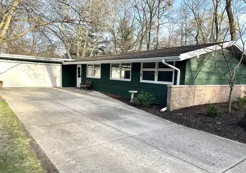 Exterior - 8631 Beech Ave, Munster, IN 46321 photo 2 of 11