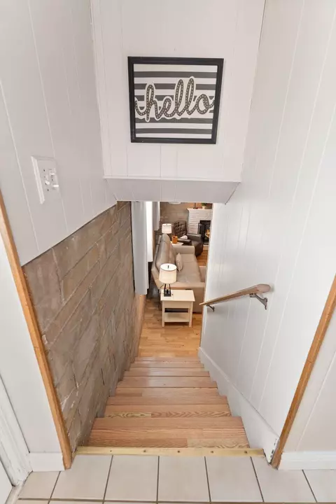Entry Way - 1130 N Dwiggins St, Griffith, IN 46319 photo 3 of 3