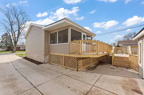 Exterior - 1130 N Dwiggins St, Griffith, IN 46319 photo 9 of 14