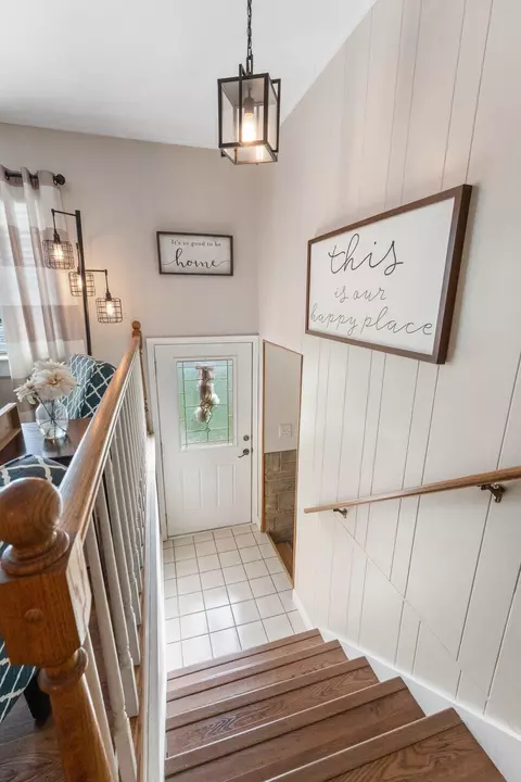 Entry Way - 1130 N Dwiggins St, Griffith, IN 46319 photo 2 of 3