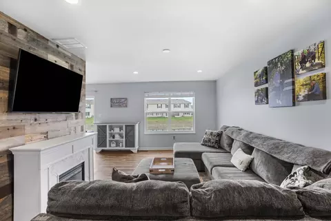 11151 Vermont Cir, Crown Point, IN 46307 photo 5