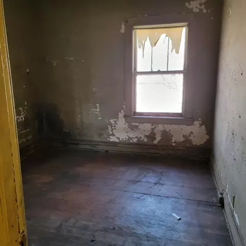 1048 Tyler St, Gary, IN 46402 photo 2