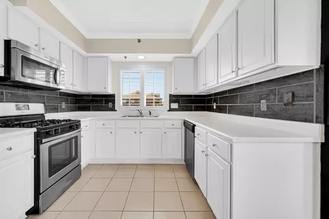 Kitchen - 8421 Manor Ave #306, Munster, IN 46321 photo 3 of 4
