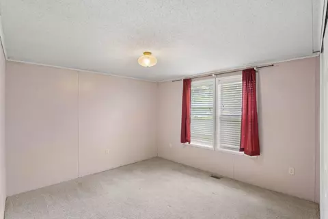 Bedroom - 1020 Cardinal Ct, Porter, IN 46304 photo 2 of 3