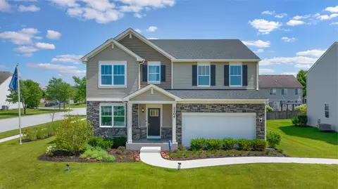 4103 Iron Gate Dr, Valparaiso, IN 46385