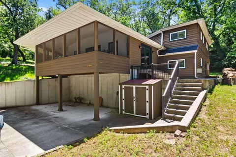3 W Stillwater Ave, Beverly Shores, IN 46301