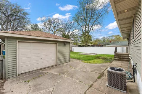 1040 Miller St, Griffith, IN 46319 photo 16