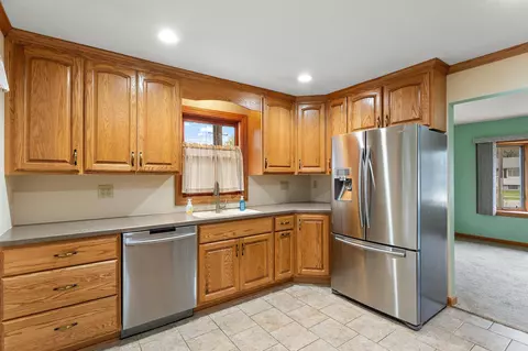 1040 Miller St, Griffith, IN 46319 photo 4