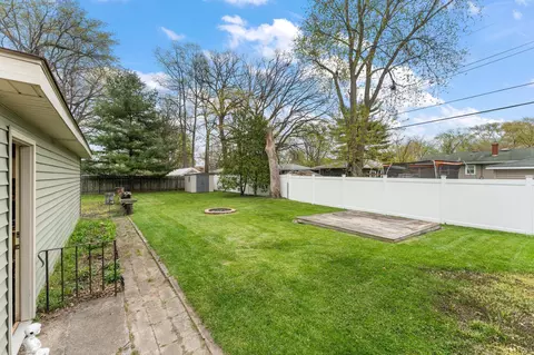 1040 Miller St, Griffith, IN 46319 photo 14