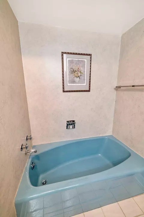 Bath - 1248 35th St, Munster, IN 46321 photo 2 of 3