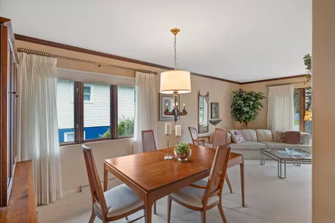 Dining - 1248 35th St, Munster, IN 46321 photo 2 of 2