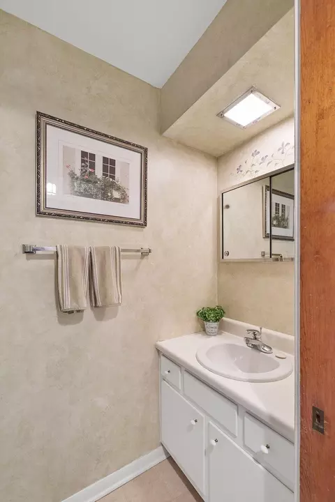 Bath - 1248 35th St, Munster, IN 46321 photo 3 of 3