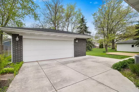 Exterior - 1248 35th St, Munster, IN 46321 photo 5 of 7