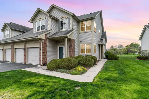 8022 Knickerbocker Pl, Dyer, IN 46311 photo 1