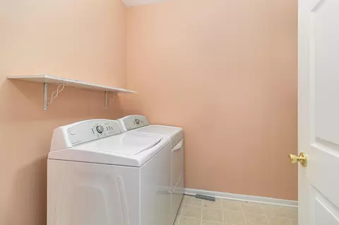 8022 Knickerbocker Pl, Dyer, IN 46311 photo 20