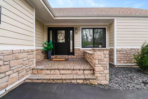 506 Wexford Rd, Valparaiso, IN 46385