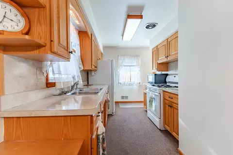 Kitchen - 1432 N Griffith Blvd, Griffith, IN 46319 photo 2 of 3