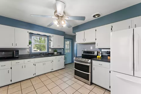 209 W 40th Pl, Griffith, IN 46319 photo 7