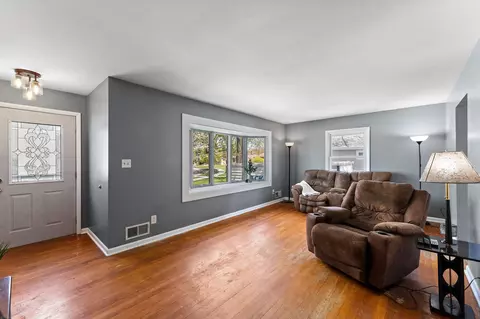 209 W 40th Pl, Griffith, IN 46319 photo 5