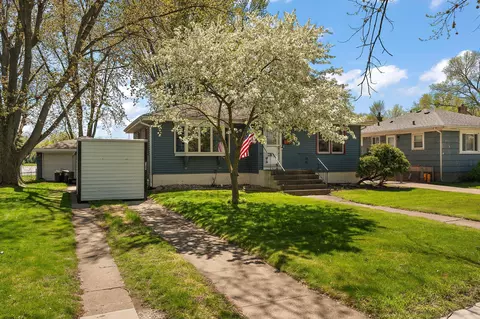 209 W 40th Pl, Griffith, IN 46319 photo 2