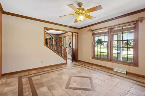 2661 Tower Ct, Dyer, IN 46311 photo 8
