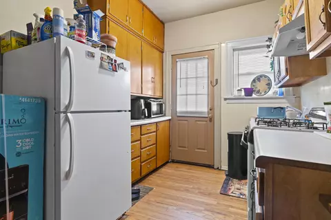 Kitchen - 2650 164th Pl, Hammond, IN 46323 photo 3 of 8