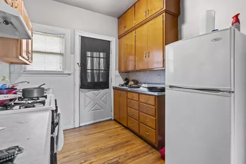 Kitchen - 2650 164th Pl, Hammond, IN 46323 photo 8 of 8