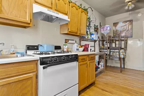 Kitchen - 2650 164th Pl, Hammond, IN 46323 photo 4 of 8