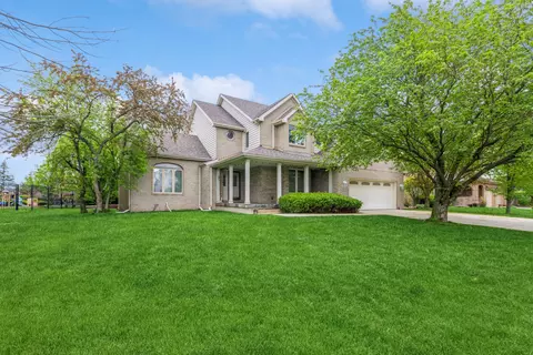 1033 Cornwallis Ln, Munster, IN 46321 photo 1
