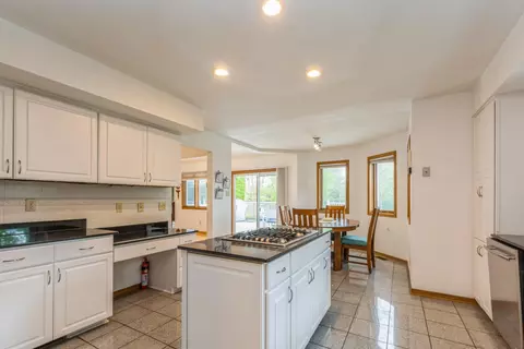 1033 Cornwallis Ln, Munster, IN 46321 photo 5