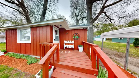 417 Colfax St, Griffith, IN 46319 photo 2
