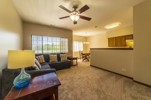 86 Creston Cir, Aurora, IL 60504 photo 5