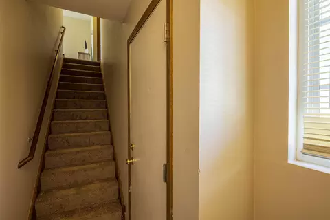 86 Creston Cir, Aurora, IL 60504 photo 3