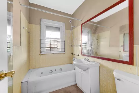 Bath - 415 Marshall St, Gary, IN 46404 photo 1 of 1