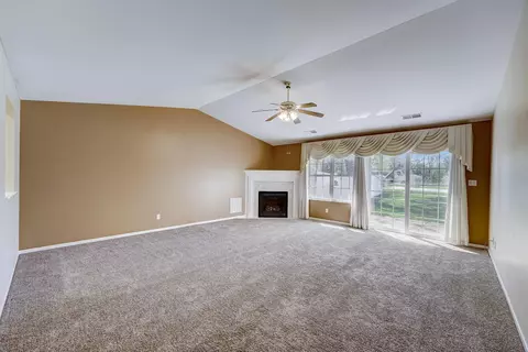 5827 Anthony Ct, Griffith, IN 46319 photo 2