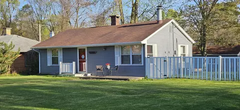 8001 Maple Ave, Gary, IN 46403 photo 3