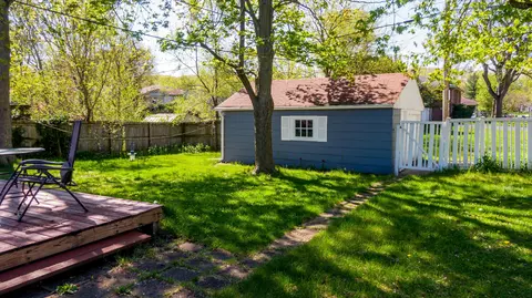 8001 Maple Ave, Gary, IN 46403 photo 6