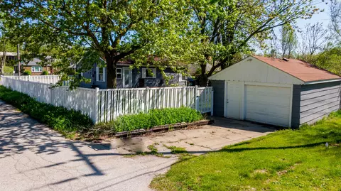 8001 Maple Ave, Gary, IN 46403 photo 7