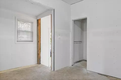 605 Mount St, Gary, IN 46406 photo 4
