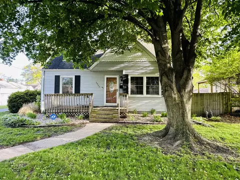 2708 38th St, Highland, IN 46322