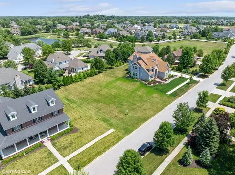 1050 Kilarney Rd, Chesterton, IN 46304 photo 1
